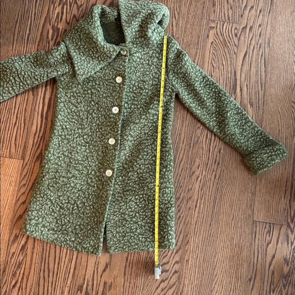 Gorgeous big collar coat in perfect condition. 💚 - Picture 7 of 11